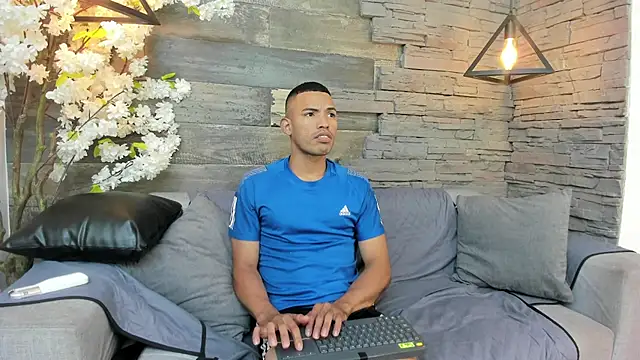 OwenPyerce online show from 10-23-25, 04:17