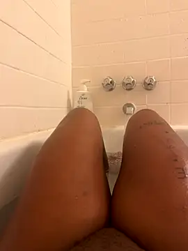 Snapshot of miiyagoods chatting on 10-17-25, 05:10 miiyagoods online show from 10-17-25, 05:10