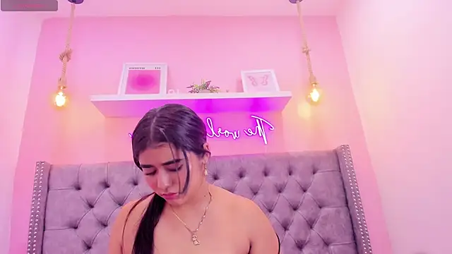 Sophiia 77 online show from 10-29-25, 10:22