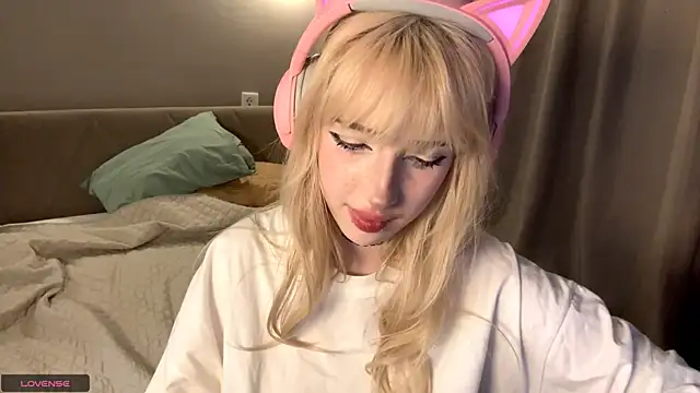 Milkmoriee online show from 11-11-25, 03:56