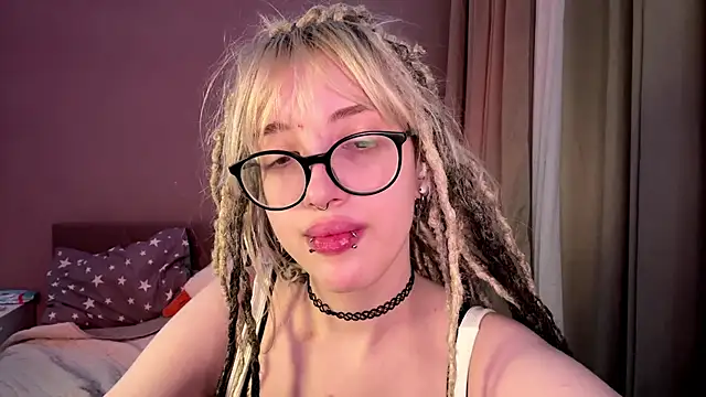 Milkmoriee online show from 12-04-25, 03:21