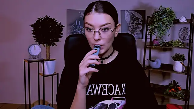 AnaSteisher online show from 10-19-25, 09:21