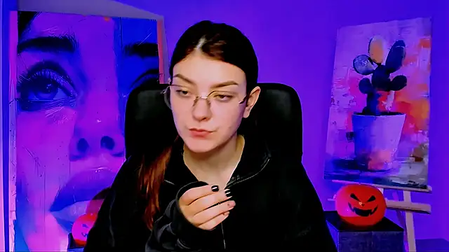 AnaSteisher online show from 10-28-25, 01:25