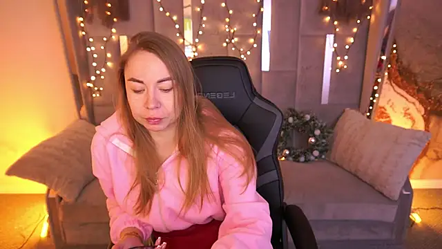 Snapshot of VixenMuse chatting on 02-01-26, 08:51 VixenMuse online show from 02-01-26, 08:51