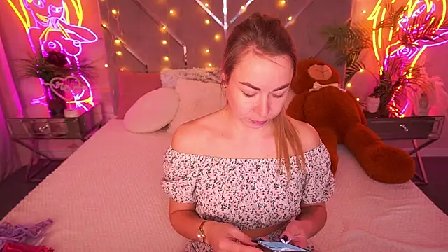 Snapshot of VixenMuse chatting on 02-08-26, 08:56 VixenMuse online show from 02-08-26, 08:56