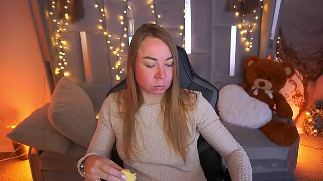 Snapshot of VixenMuse chatting on 03-21-26, 08:45 VixenMuse online show from 03-21-26, 08:45