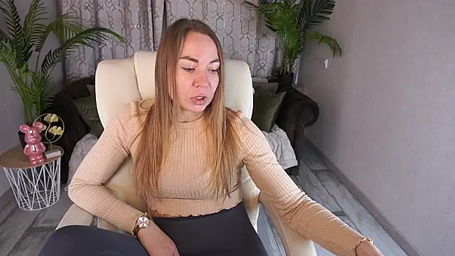 Snapshot of VixenMuse chatting on 04-01-26, 08:39 VixenMuse online show from 04-01-26, 08:39