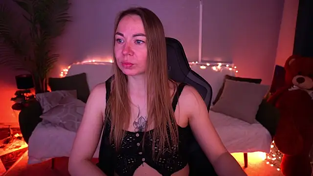 Snapshot of VixenMuse chatting on 04-05-26, 08:06 VixenMuse online show from 04-05-26, 08:06