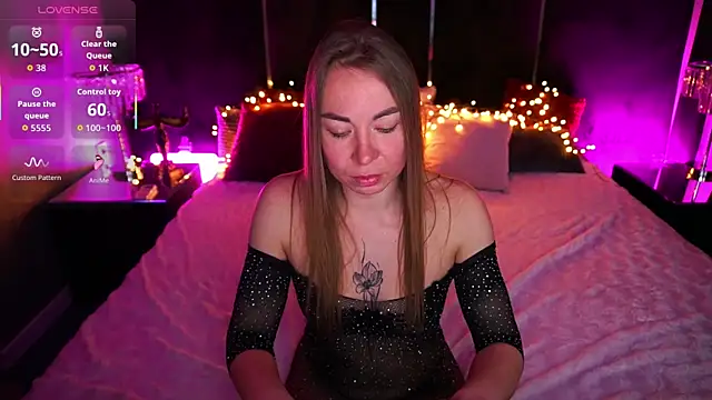 Snapshot of VixenMuse chatting on 04-06-26, 08:32 VixenMuse online show from 04-06-26, 08:32