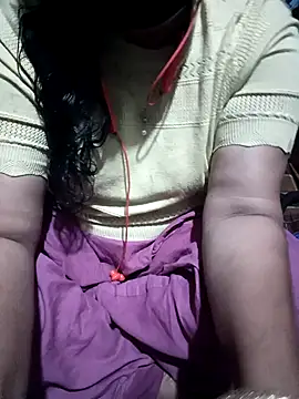 Snapshot of Priyanka-Khan chatting on 05-10-26, 05:07 Priyanka-Khan online show from 05-10-26, 05:07