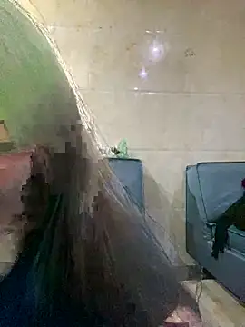 Snapshot of RanRan68 chatting on 12-15-25, 08:24 RanRan68 online show from 12-15-25, 08:24