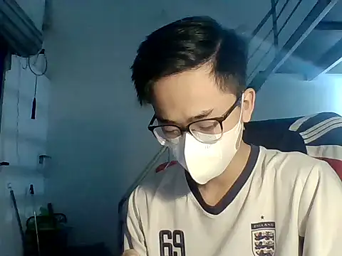 liamhn2k4 online show from 10-29-25, 02:30