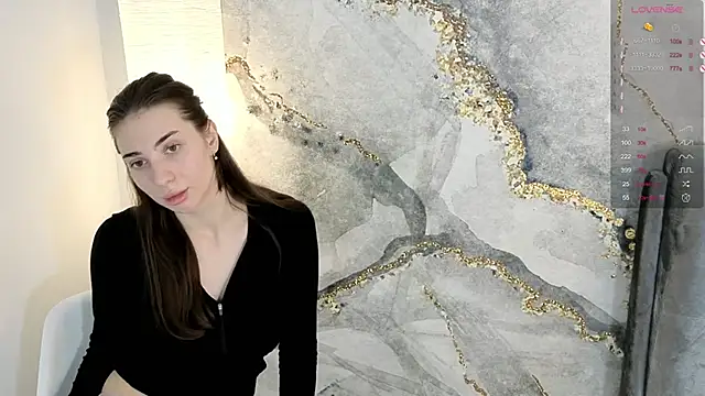 Snapshot of Chloewilldd chatting on 11-14-25, 11:09 Chloewilldd online show from 11-14-25, 11:09