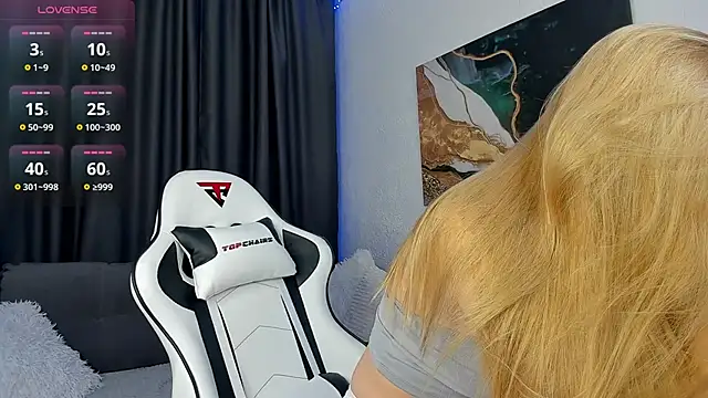 Snapshot of bella_xx__ chatting on 11-14-25, 03:05 bella xx online show from 11-14-25, 03:05