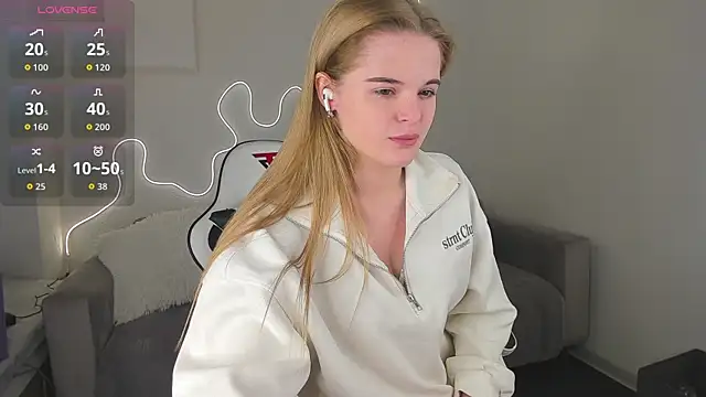 Snapshot of bella_xx__ chatting on 11-28-25, 02:58 bella xx online show from 11-28-25, 02:58