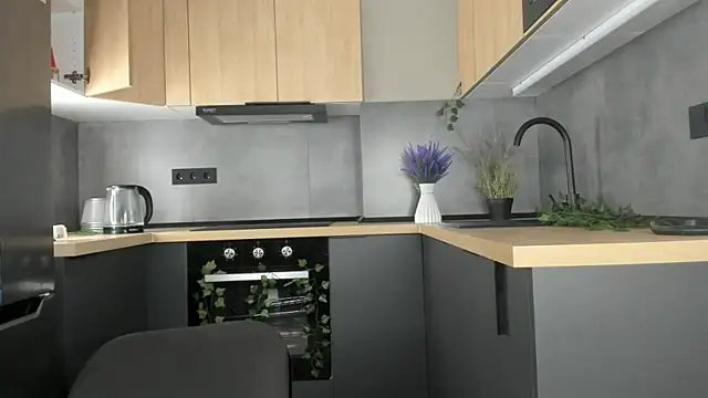 FoxFever online show from 11-26-25, 06:36