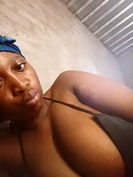 Bretbooty23 online show from 10-28-25, 09:46