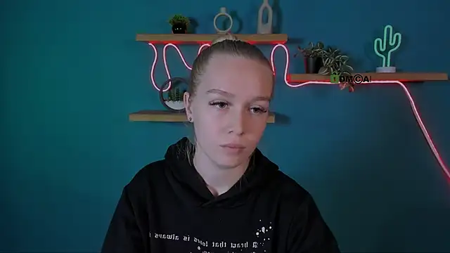 Snapshot of megan_cold chatting on 10-25-25, 09:28 megan cold online show from 10-25-25, 09:28