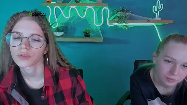 Snapshot of megan_cold chatting on 10-30-25, 12:17 megan cold online show from 10-30-25, 12:17