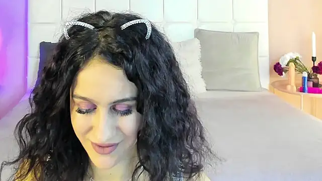 IzieCarter online show from 10-24-25, 07:21