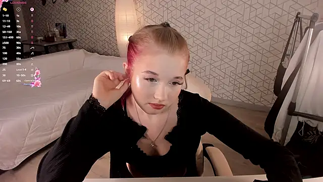 NayaValen online show from 12-16-25, 03:44