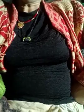 Snapshot of M-MAYA chatting on 11-28-25, 05:15 M-MAYA online show from 11-28-25, 05:15