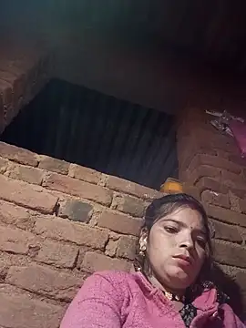 Snapshot of M-MAYA chatting on 12-17-25, 05:30 M-MAYA online show from 12-17-25, 05:30