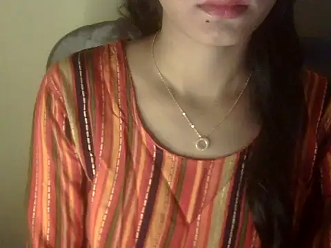 Snapshot of Shezi_N chatting on 04-22-26, 01:01 Shezi N online show from 04-22-26, 01:01