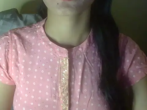 Snapshot of Shezi_N chatting on 04-23-26, 12:29 Shezi N online show from 04-23-26, 12:29