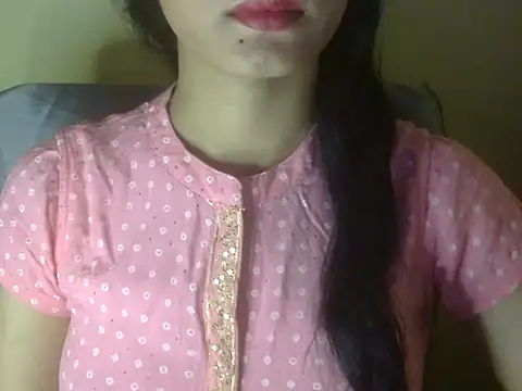 Snapshot of Shezi_N chatting on 04-26-26, 10:13 Shezi N online show from 04-26-26, 10:13