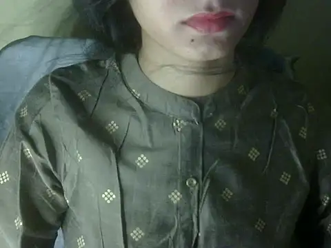 Snapshot of Shezi_N chatting on 04-28-26, 01:38 Shezi N online show from 04-28-26, 01:38