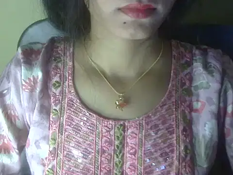 Snapshot of Shezi_N chatting on 04-29-26, 03:16 Shezi N online show from 04-29-26, 03:16