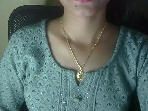 Snapshot of Shezi_N chatting on 05-11-26, 03:18 Shezi N online show from 05-11-26, 03:18