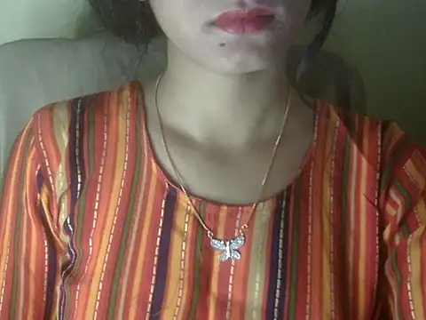 Snapshot of Shezi_N chatting on 05-21-26, 11:06 Shezi N online show from 05-21-26, 11:06