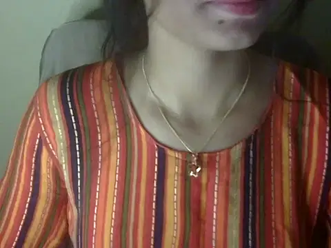 Snapshot of Shezi_N chatting on 05-26-26, 03:30 Shezi N online show from 05-26-26, 03:30