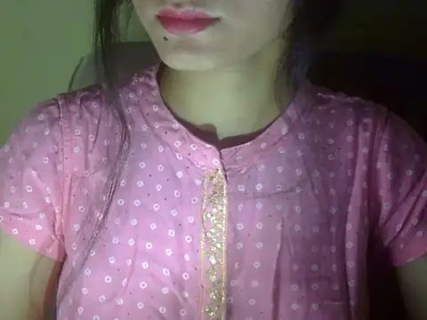 Snapshot of Shezi_N chatting on 05-27-26, 04:04 Shezi N online show from 05-27-26, 04:04