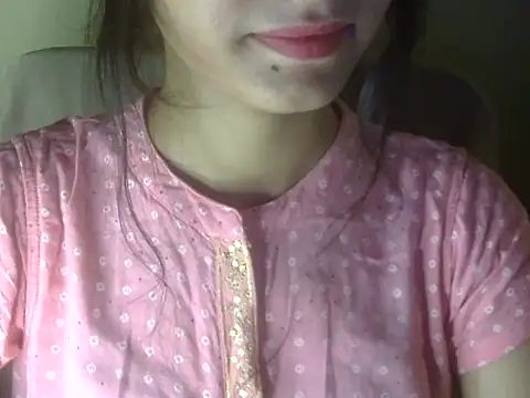Snapshot of Shezi_N chatting on 05-31-26, 06:31 Shezi N online show from 05-31-26, 06:31