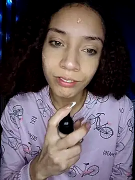 Snapshot of Luna-Vixen1 chatting on 11-19-25, 10:26 Luna-Vixen1 online show from 11-19-25, 10:26