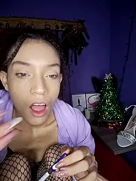 Snapshot of Luna-Vixen1 chatting on 11-21-25, 10:25 Luna-Vixen1 online show from 11-21-25, 10:25