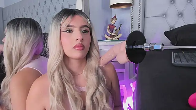 Snapshot of Lily_StClair chatting on 04-16-26, 12:17 Lily StClair online show from 04-16-26, 12:17