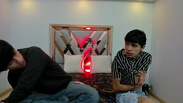 hoot booys  online show from 11-24-25, 07:57