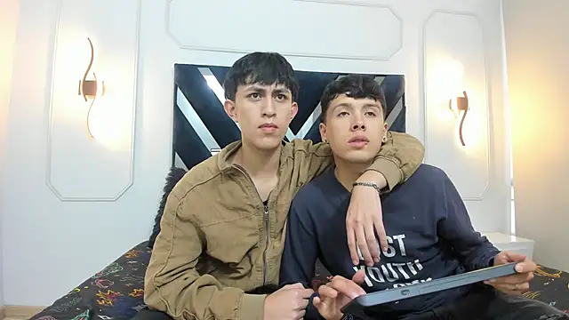 hoot booys  online show from 12-22-25, 11:29