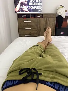 leozin01 online show from 11-02-25, 09:50