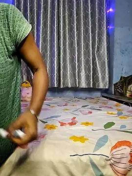 Snapshot of Desi_Maya69 chatting on 05-01-26, 04:55 Desi Maya69 online show from 05-01-26, 04:55