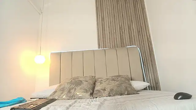 EvaaSinclair online show from 03-02-26, 08:04