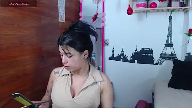 petite coral online show from 03-11-26, 12:49