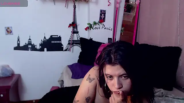 petite coral online show from 03-22-26, 12:25