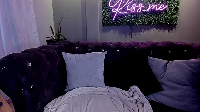 lovenatasha  online show from 12-03-25, 07:56