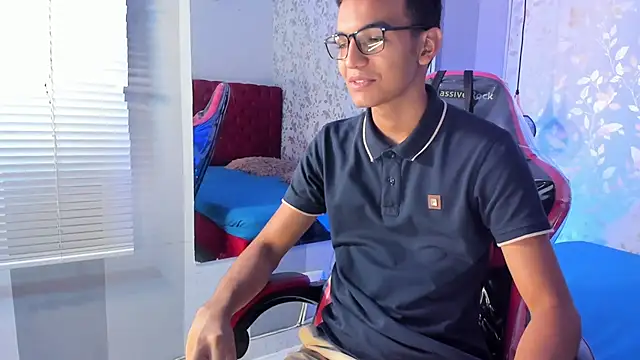 Snapshot of velkanX chatting on 10-29-25, 09:49 velkanX online show from 10-29-25, 09:49