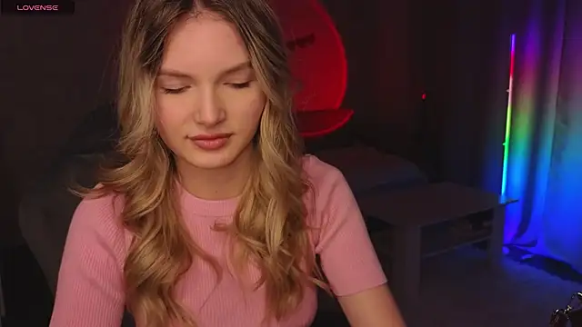 EvelynSin online show from 11-22-25, 11:42